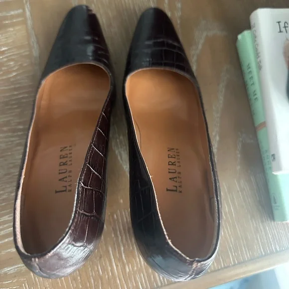Women's vintage Ralph Lauren Heels, Size 7, Dark Brown burgundy - Picture 4 of 9